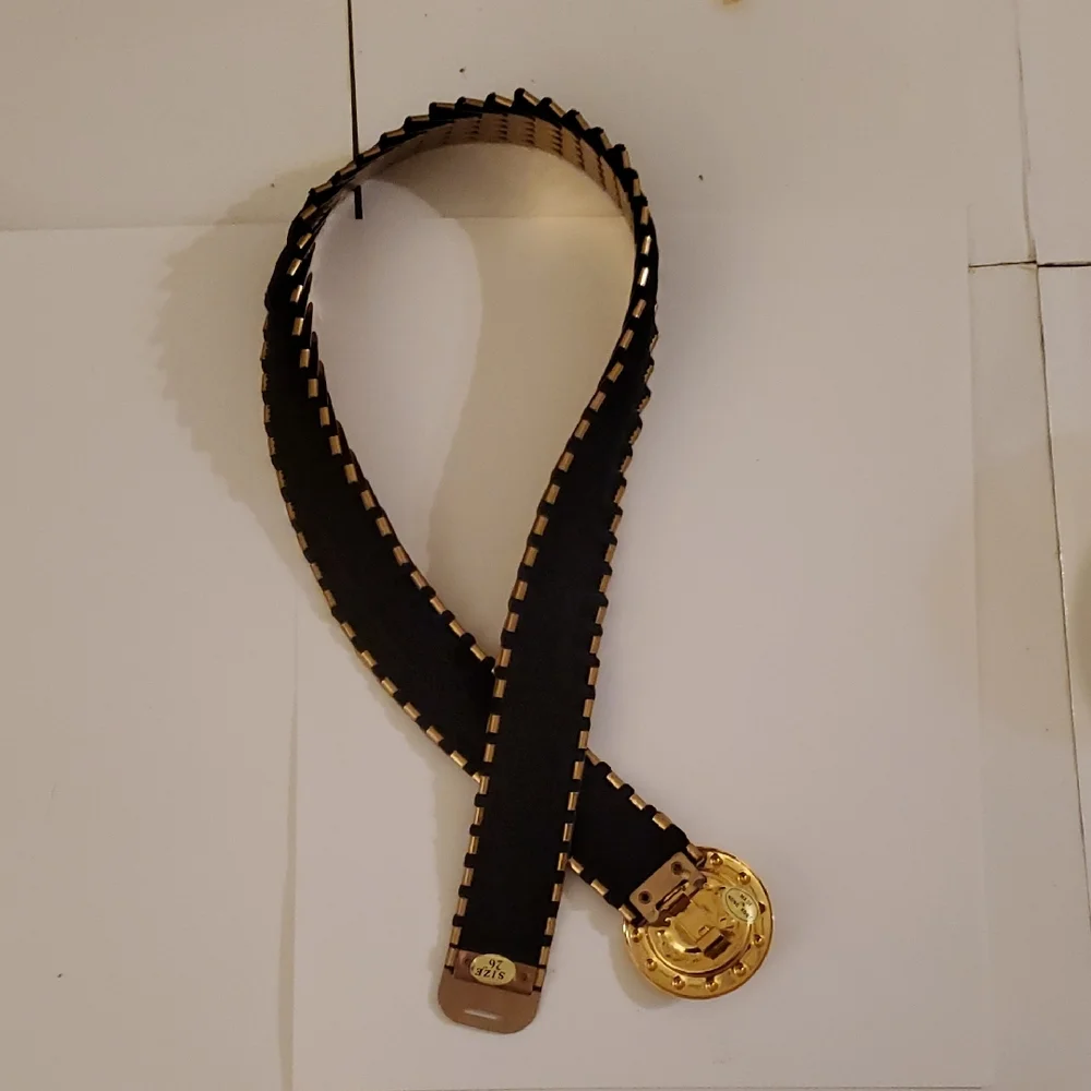 New Gold Lion Head Metal Stretchy Belt Total Length 26